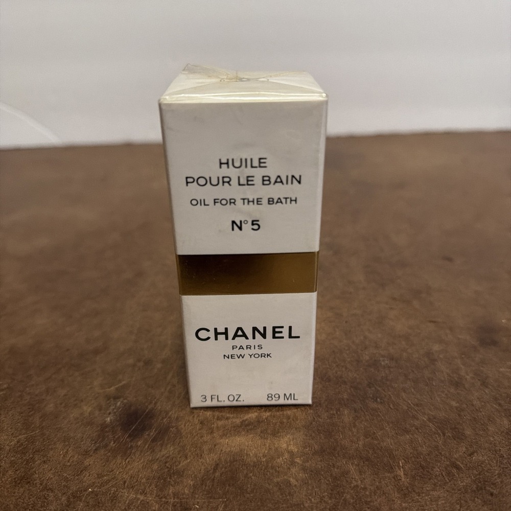 VTG 1970s Chanel No 5 OIL FOR THE BATH 3 Oz Splash White Milk Glass BATH OIL NIB